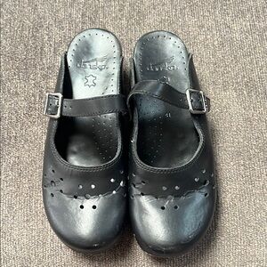 Dansko women’s Black Clogs Size 41